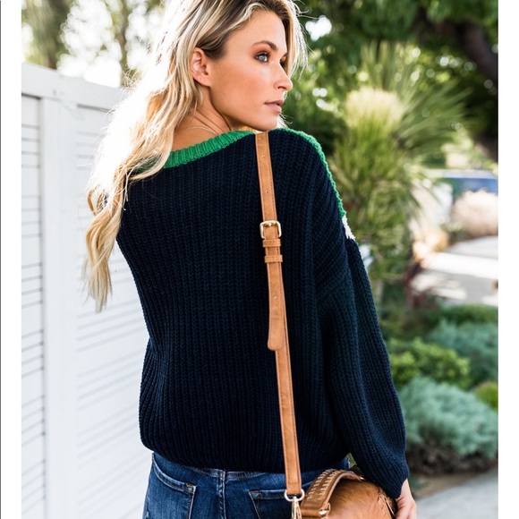 GILLIAN Chevron Print Oversized Sweater - Picture 4 of 8